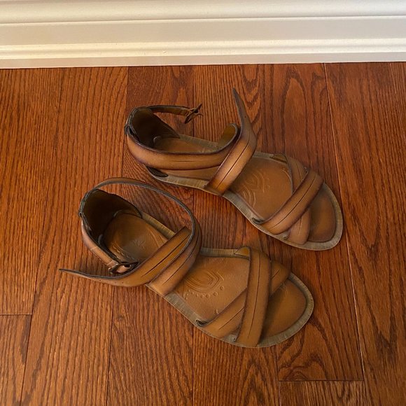 Clarks Brown Strap Sandals - Picture 2 of 4